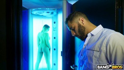 solarium voyeur