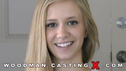 amateur girl from USA tries herself in porn