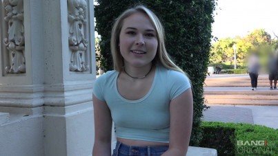 Teen with a big sexual experience loves public sex