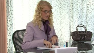 Kate and Eliss Fire (2010/FullyClothedPissing/1080p)